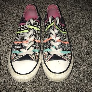 patterned converse